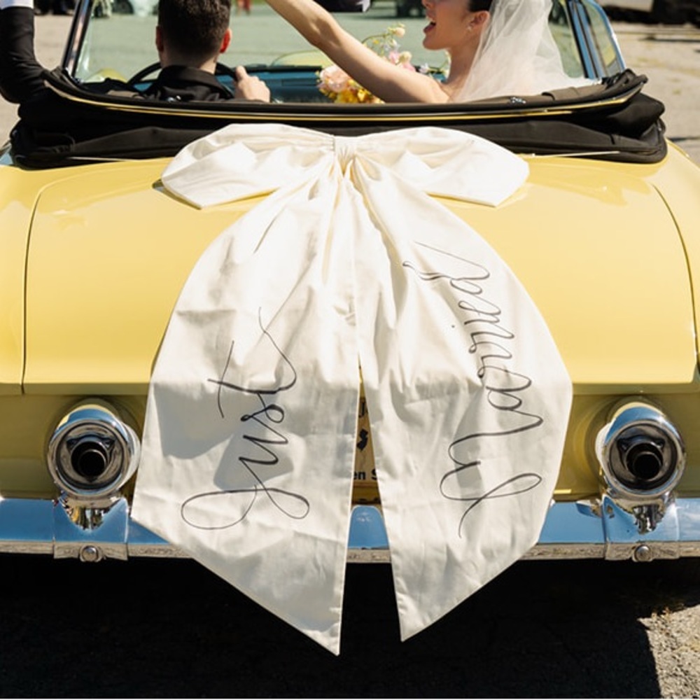 Getaway Car Just Married Bow Ivory